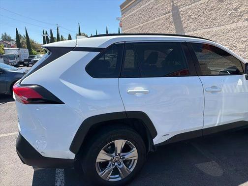 Ice Cap 2024 Toyota RAV4 Hybrid XLE