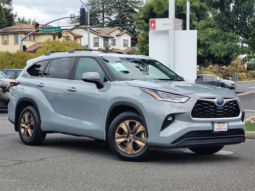 2023 Toyota Highlander Hybrid XLE