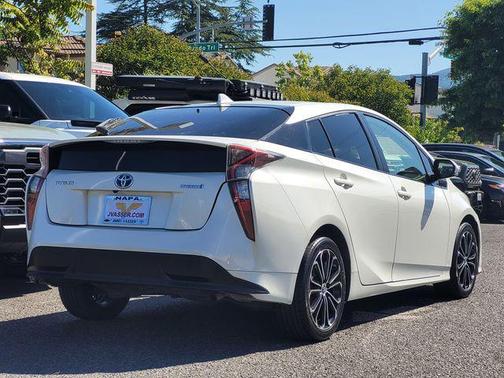Blizzard Pearl 2016 Toyota Prius Three Touring