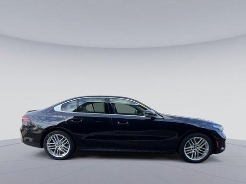 2025 BMW 530 i xDrive