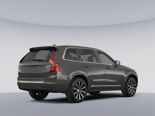 2023 Volvo XC90 B5 Plus