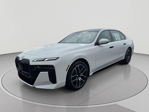 Alpine White 2026 BMW 740 i xDrive