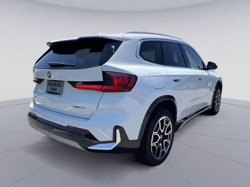 Alpine White 2026 BMW X1 xDrive28i