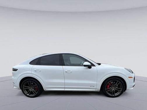 White 2021 Porsche Cayenne GTS