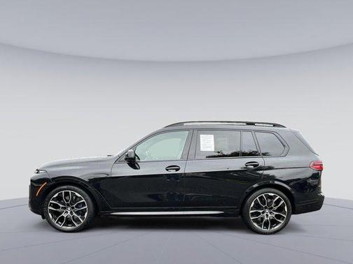 2025 BMW X7 M60i