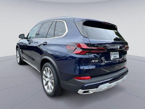 Tanzanite Blue II Metallic 2026 BMW X5 xDrive40i