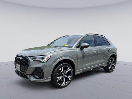 Chronos Gray Metallic 2024 Audi Q3 45 S line Premium