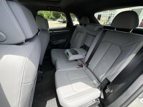 Chronos Gray Metallic 2024 Audi Q3 45 S line Premium