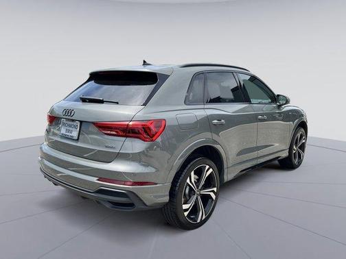 Chronos Gray Metallic 2024 Audi Q3 45 S line Premium