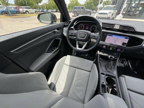 Chronos Gray Metallic 2024 Audi Q3 45 S line Premium