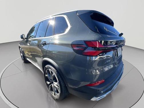 Gray Metallic 2026 BMW X5 xDrive40i