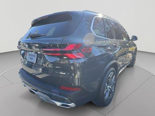 Gray Metallic 2026 BMW X5 xDrive40i