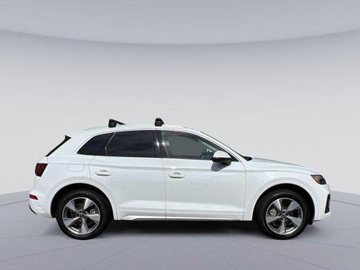 2023 Audi Q5 40 Premium Plus