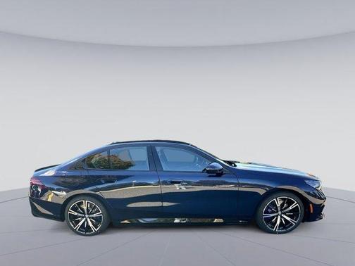 2026 BMW 550e xDrive