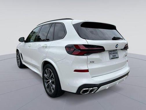 2025 BMW X5 M60i