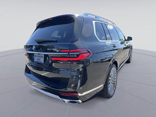 Black Sapphire Metallic 2026 BMW X7 xDrive40i
