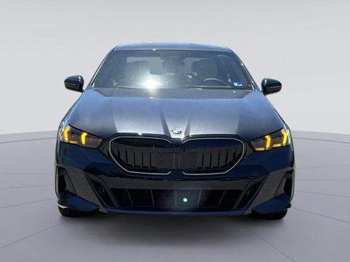 Dark Graphite Metallic 2027 BMW 530 i xDrive