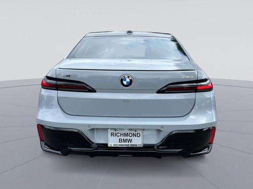 2025 BMW 740 i xDrive