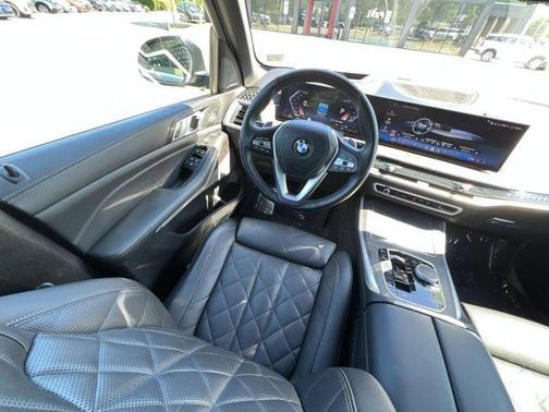 Gray Metallic 2024 BMW X5 xDrive40i