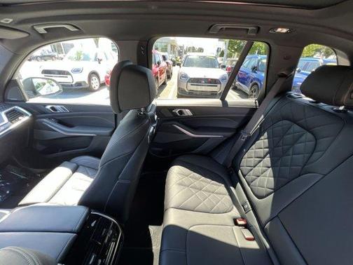 Gray Metallic 2024 BMW X5 xDrive40i