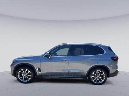 Gray Metallic 2024 BMW X5 xDrive40i