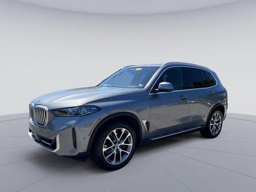 Gray Metallic 2024 BMW X5 xDrive40i