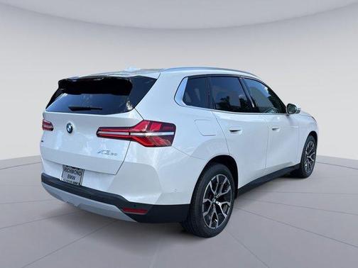 Mineral White Metallic 2026 BMW X3 30 xDrive