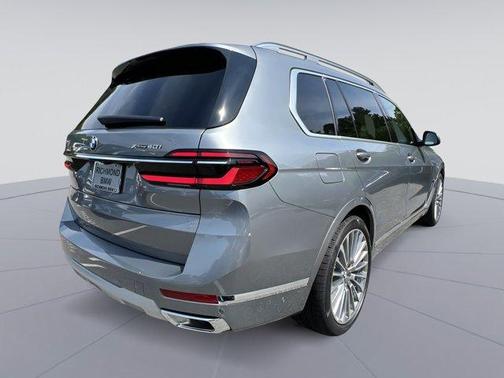 Gray Metallic 2027 BMW X7 xDrive40i