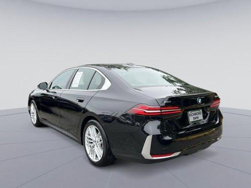 2025 BMW 530 i xDrive