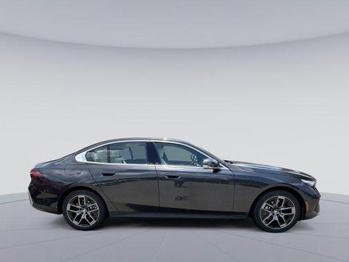 2026 BMW 530 i xDrive