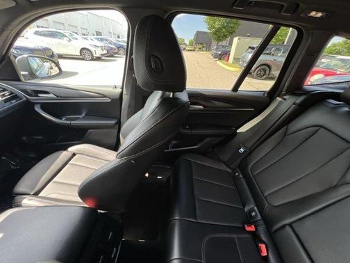 Dark Graphite Metallic 2024 BMW X3 xDrive30i