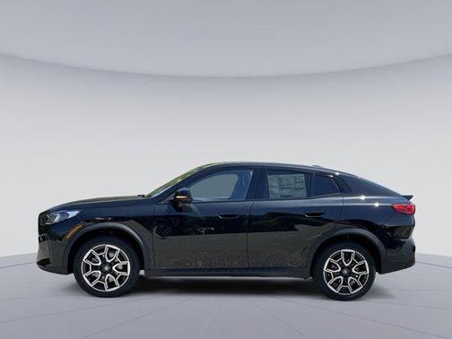 Black Sapphire Metallic 2026 BMW X2 xDrive28i