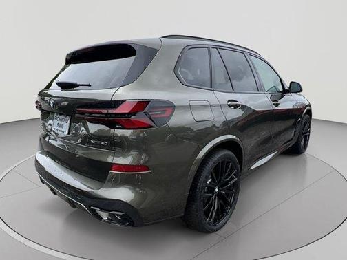 Manhattan Green Metallic 2026 BMW X5 xDrive40i