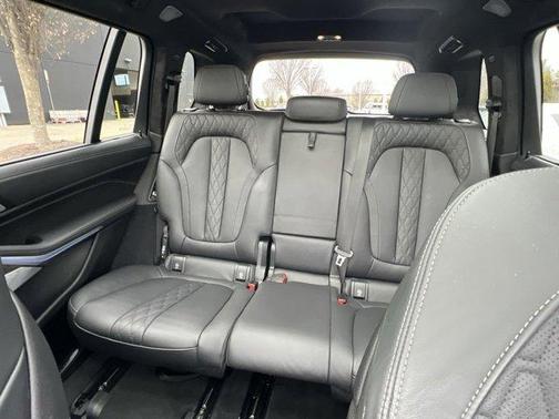 2024 BMW X7 M60i