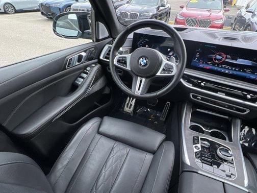 2024 BMW X7 M60i