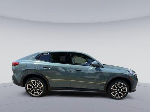 2025 BMW X2 xDrive28i