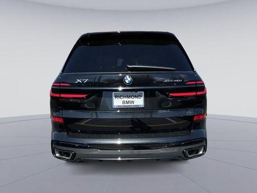 Black Sapphire Metallic 2026 BMW X7 xDrive40i