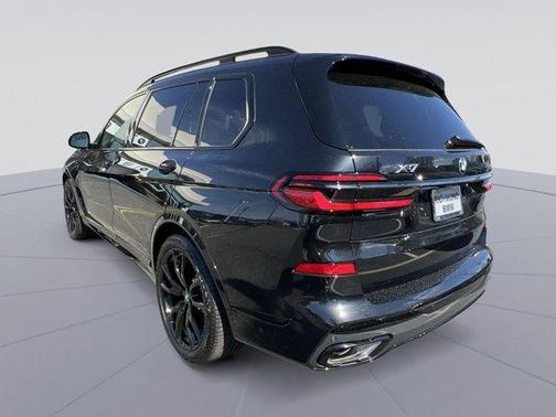 Black Sapphire Metallic 2026 BMW X7 xDrive40i
