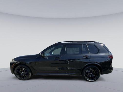 Black Sapphire Metallic 2026 BMW X7 xDrive40i