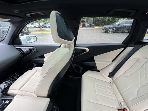 Mineral White Metallic 2025 BMW X3 30 xDrive