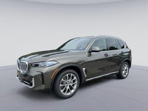 Manhattan Green Metallic 2026 BMW X5 xDrive40i