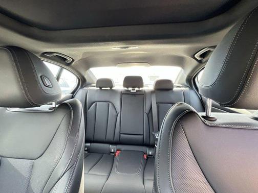 2023 BMW 330 i xDrive