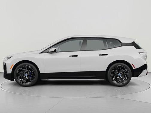 Mineral White Metallic 2025 BMW iX xDrive50