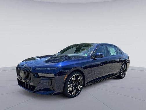 2025 BMW 760 760i xDrive