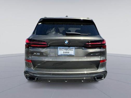 Manhattan Green Metallic 2026 BMW X5 xDrive40i