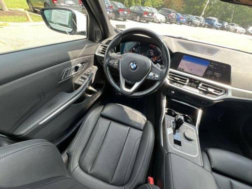 2022 BMW 330 i xDrive