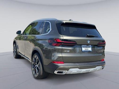 Manhattan Green Metallic 2026 BMW X5 PHEV xDrive50e