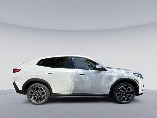 2025 BMW X2 xDrive28i