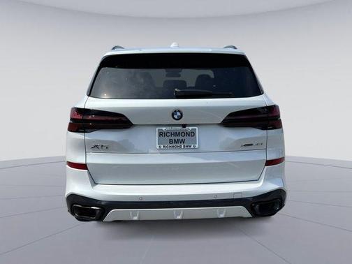 Mineral White Metallic 2026 BMW X5 xDrive40i