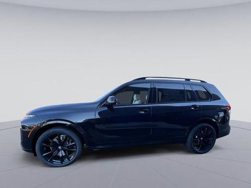 2025 BMW X7 M60i